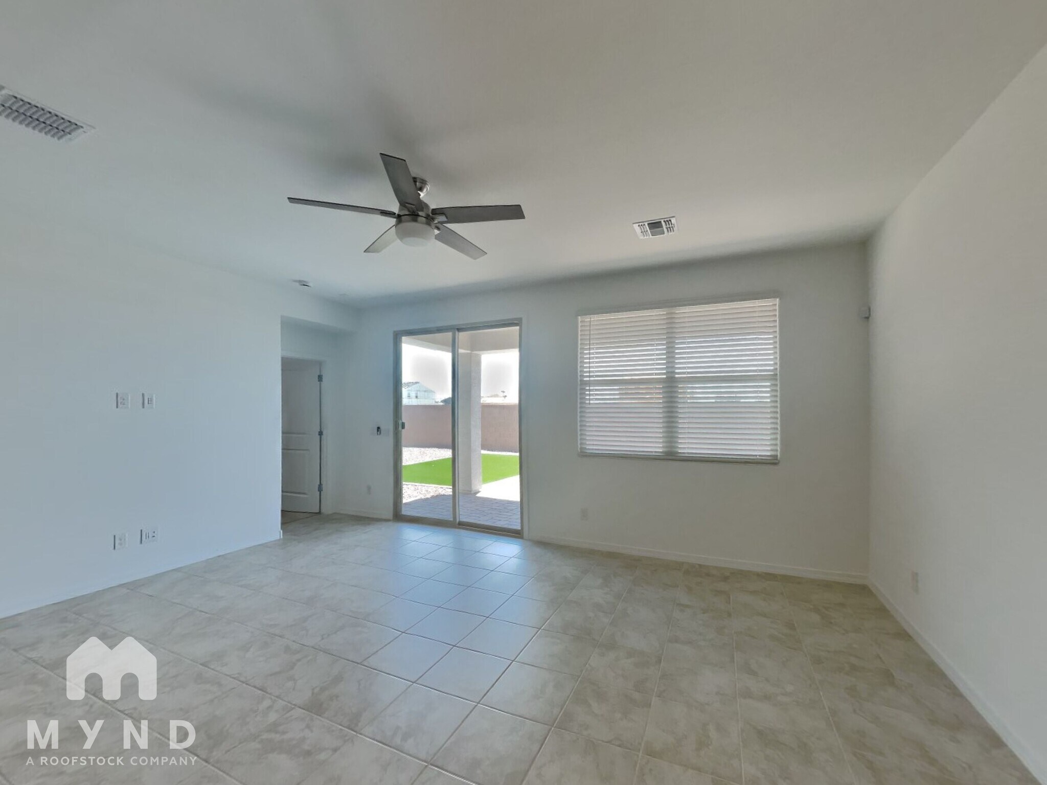 Building Photo - 4051 E Ghost Flower Ln