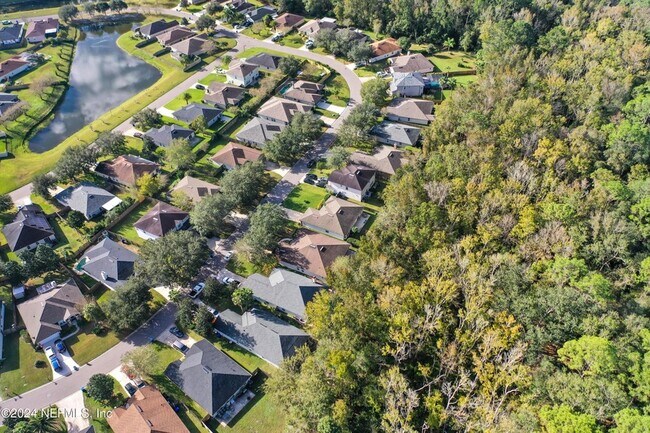 Building Photo - 657 MacKenzie Cir