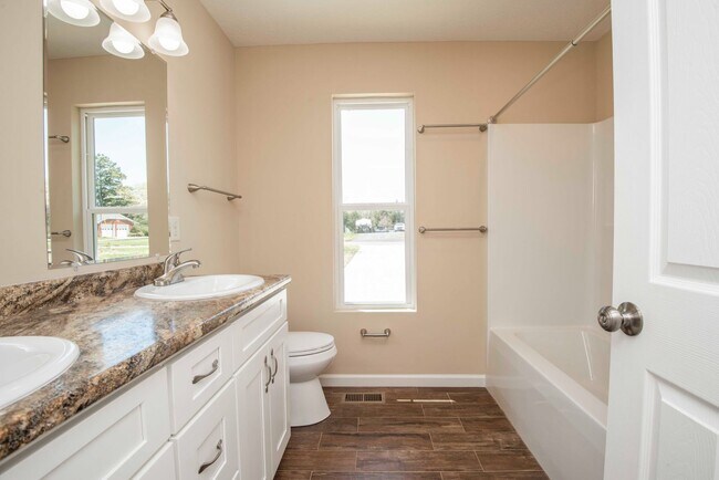 Building Photo - Knoxville 37849 - 3BR/2.5BA home with wash...