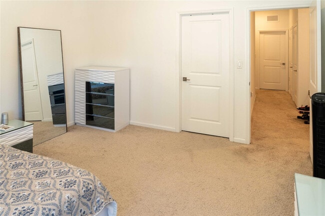 Building Photo - 1176 SW 7th Ct