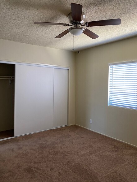 master bdrm - 4534 W 173rd St