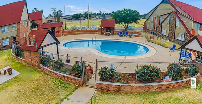 Building Photo - 3822 Englewood Cir
