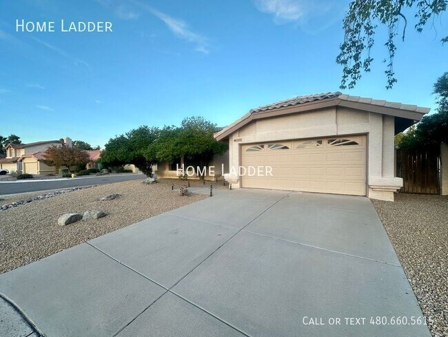 Building Photo - 5437 E Greenway St