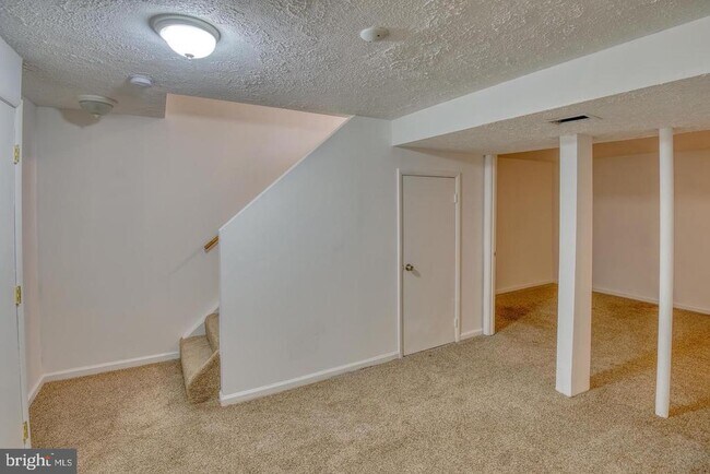 Building Photo - 9220 Pinenut Ct
