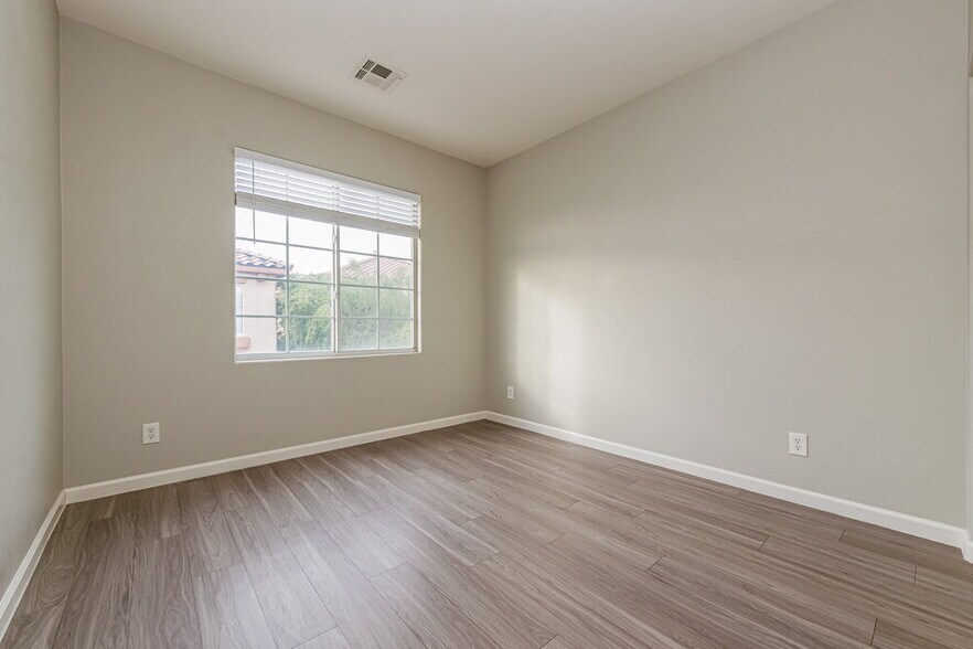 Building Photo - 8920 Brentwood Grove Ct