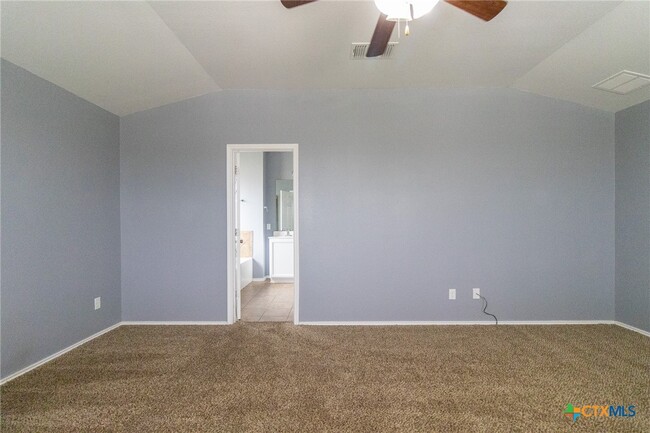 Building Photo - 6505 Clear Brook Dr