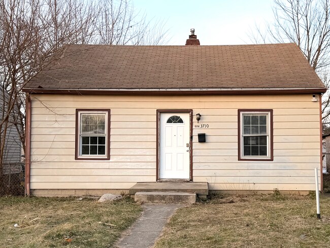 Primary Photo - 3710 Fletcher Ave