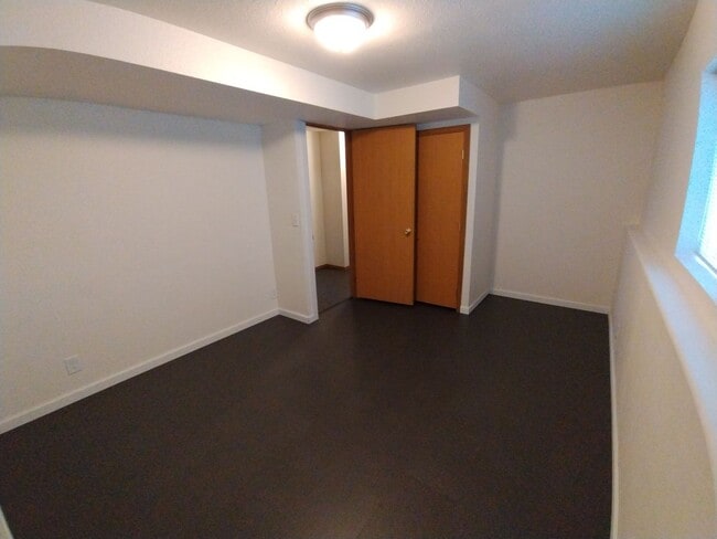 Building Photo - $2,100 / 4br - 1969ft2 - ?? Newman Lake 4B...