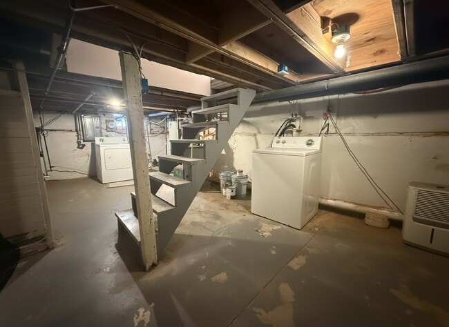 Building Photo - 2430 E Gordon St