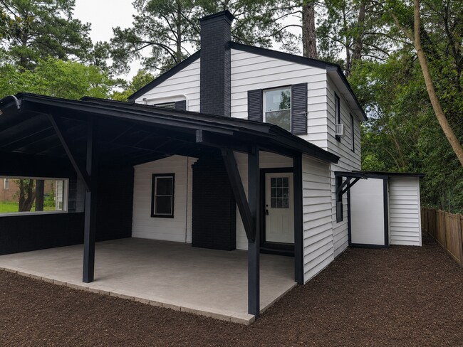 Building Photo - 3849 Lyons St