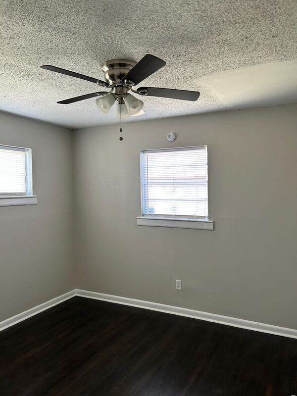 Building Photo - 525 Selma Rd