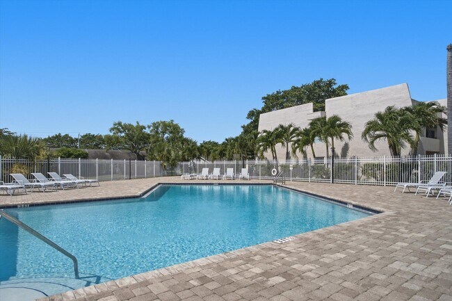 Building Photo - 2800 Fiore Way