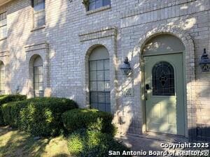 Building Photo - 8415 Fredericksburg Rd