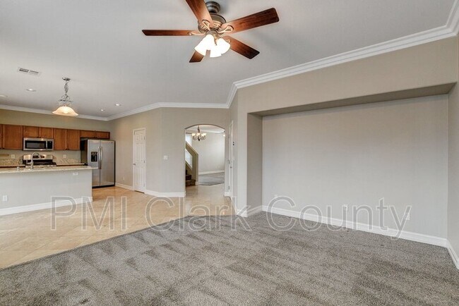 Building Photo - 8912 Ochoa St