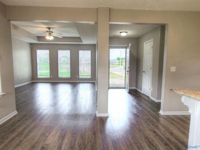 Building Photo - 241 Misty Cove Ct