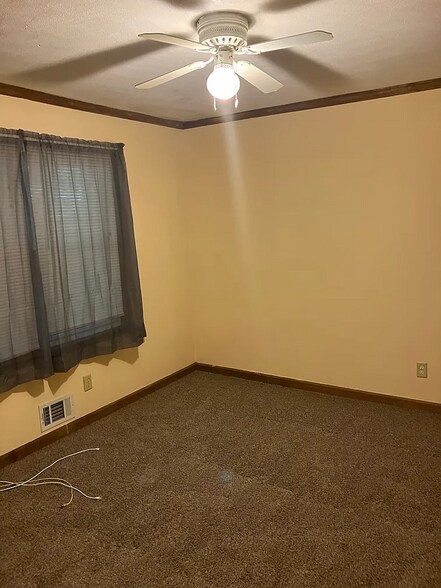 Building Photo - Room in Duplex on Vonda Ln SW