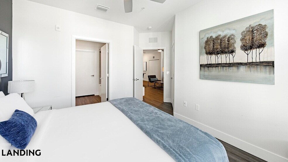 Building Photo - 4950 W Prescott St