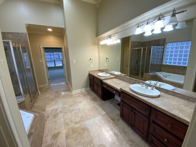 Building Photo - 123 Courts Ln