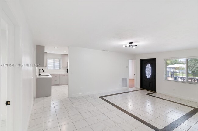 Building Photo - 6330 SW 27th St