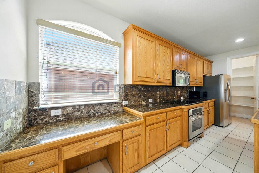 Building Photo - 1513 Van Winkle Dr