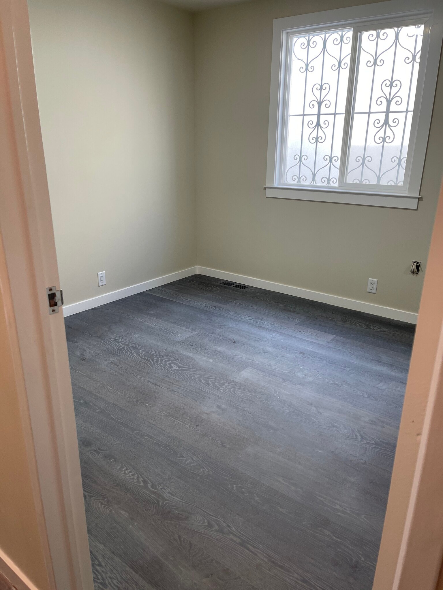 Building Photo - 85 Longview Dr