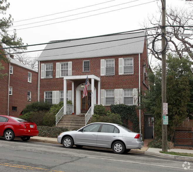 Building Photo - Rhodes Street Apartments