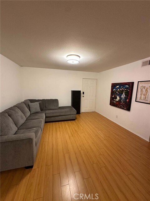 Building Photo - 7641 Reseda Blvd