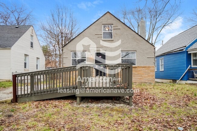 Building Photo - 2144 Ontario St