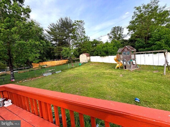 Building Photo - 208 Burnam Wood Dr