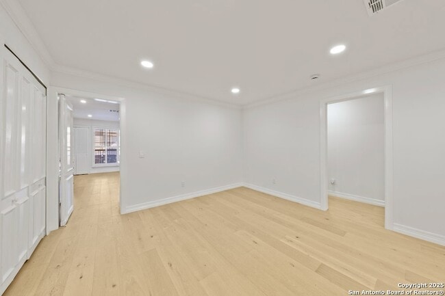 Building Photo - 7815 Broadway St