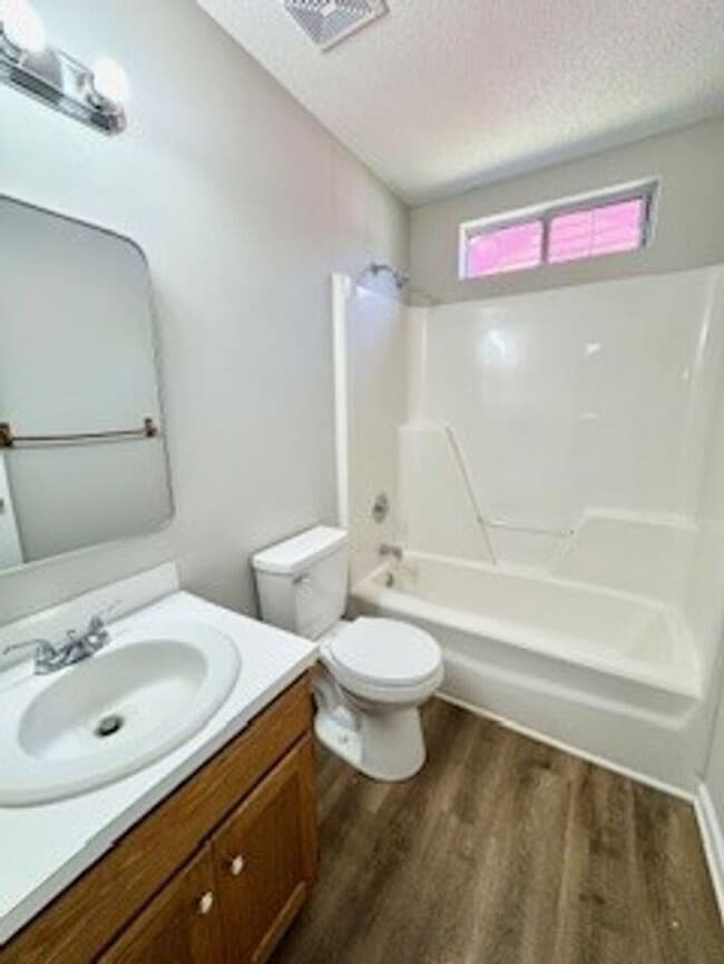 Building Photo - Porter Ridge-Ranch w/ Garage on Cul-de-Sac Street