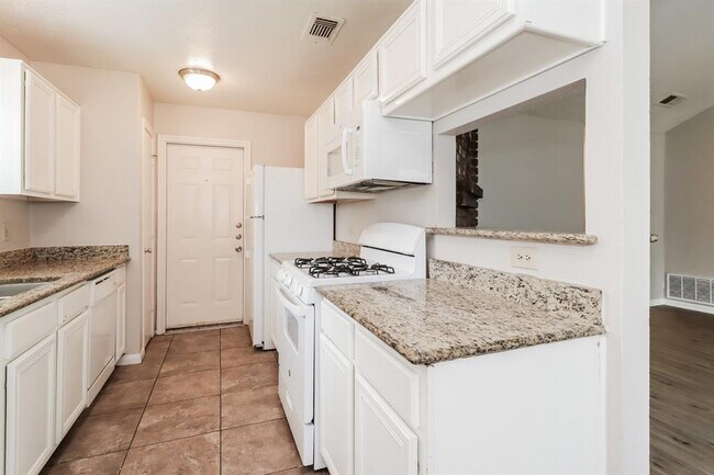 Building Photo - 14118 Sandy Point Ln