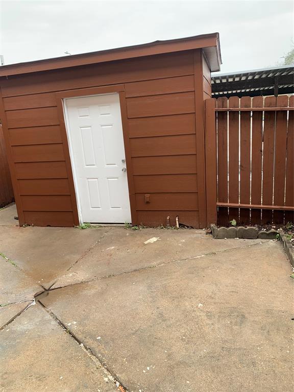 Building Photo - 1704 Jenkins Rd