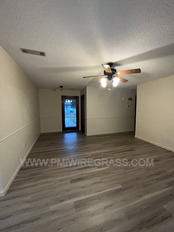 Building Photo - 214 Brookside Ln