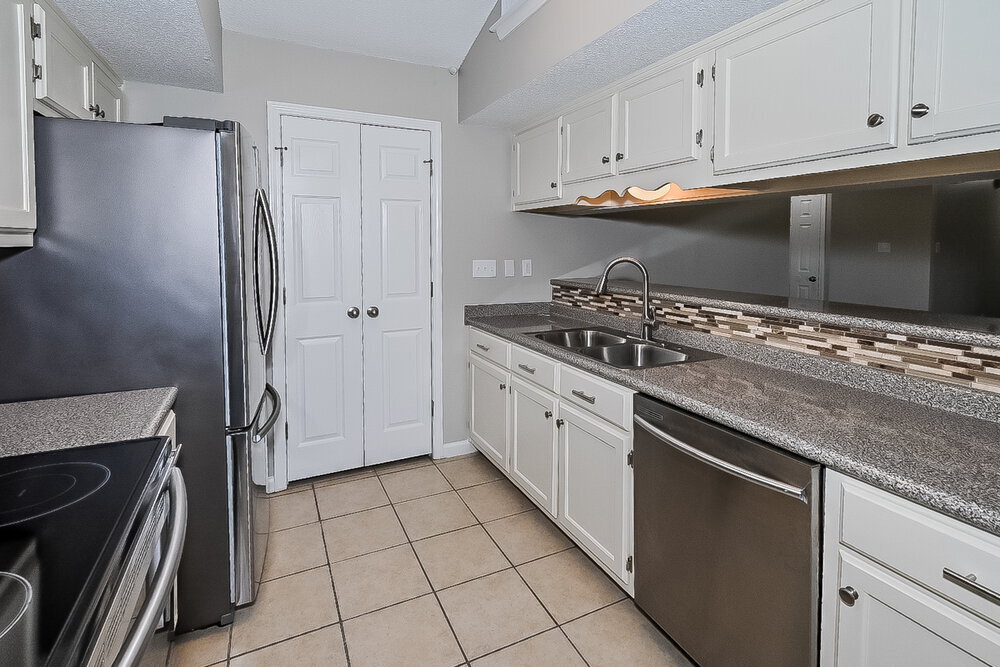 Building Photo - 6306 Magnolia Lakes Dr