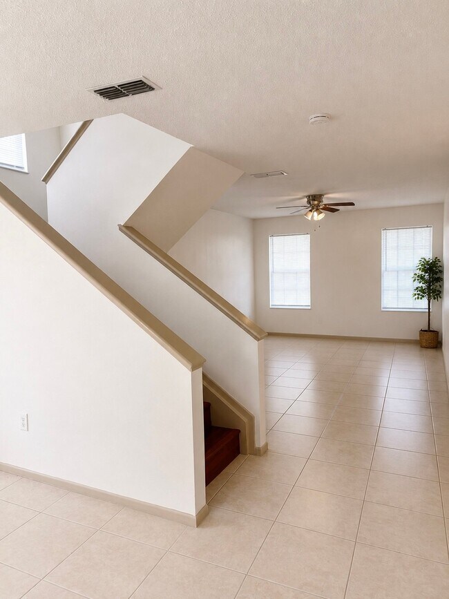 Building Photo - 7601 Willow Park Dr