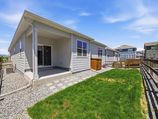 Building Photo - Gorgeous 4-Bed 2-Bath home Fort Collins, CO!