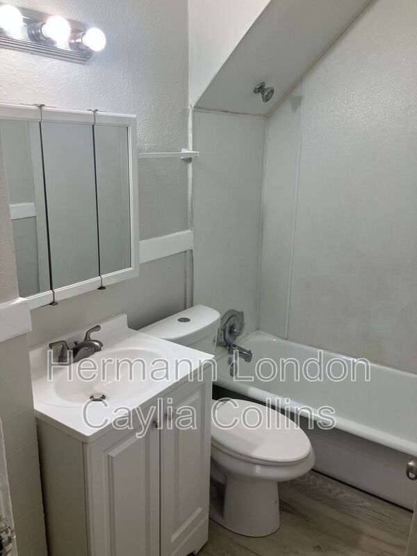 Building Photo - 135 Hereford Ave