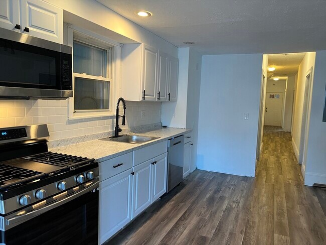 Building Photo - 209 Lexington St