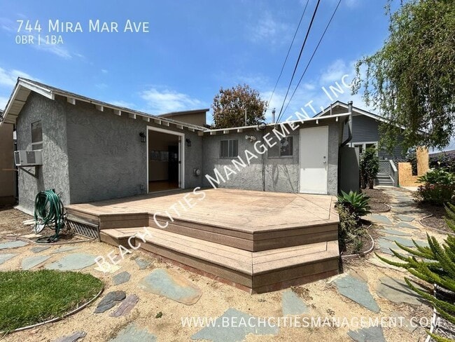 Building Photo - 744 Mira Mar Ave