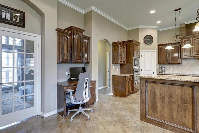 Building Photo - 15134 Barataria Dr