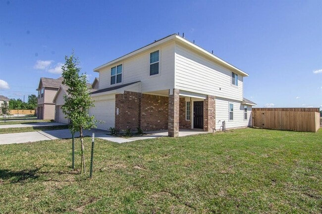 Building Photo - 12702 Memorial Ranch Rd