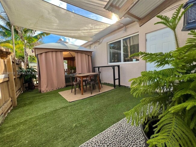 Building Photo - 2040 NE 183rd St