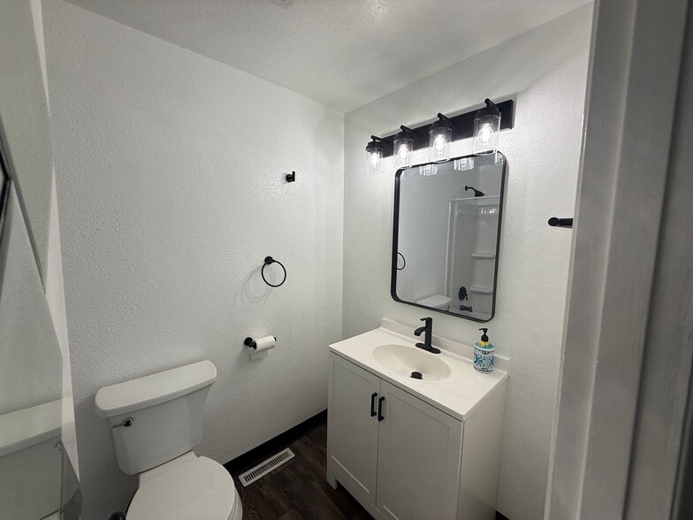 Building Photo - 2010 N Workland Ln