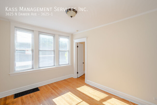 Building Photo - 3625 N Damen Ave