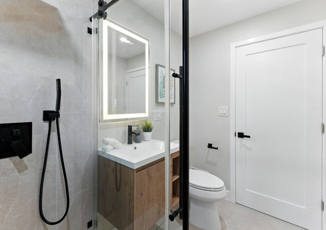 Building Photo - 76 Orchard St