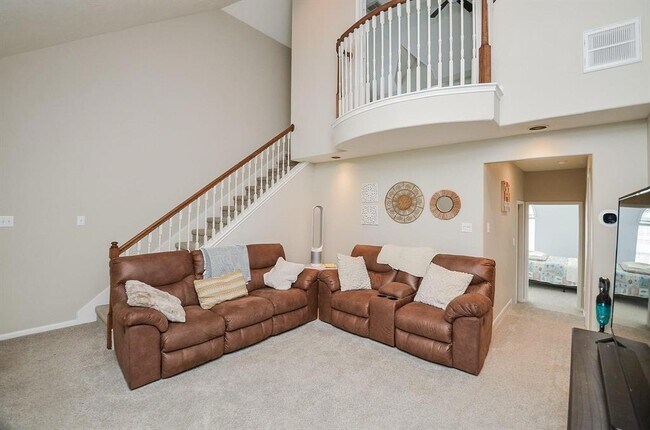 Building Photo - 3654 Royal Royce Dr