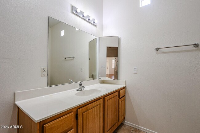 Building Photo - 3221 N 37th St