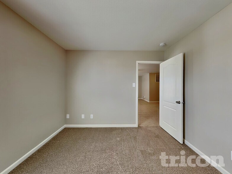 Building Photo - 3349 Table Rock Dr