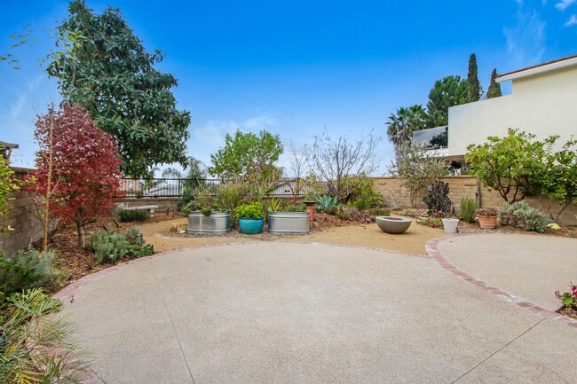 Building Photo - Beautiful and Peaceful Mission Viejo Home